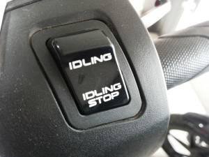 Tombol Idling Stop System