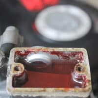 Akibat Tidak Pernah Mengganti Minyak Rem pada Sepeda Motor