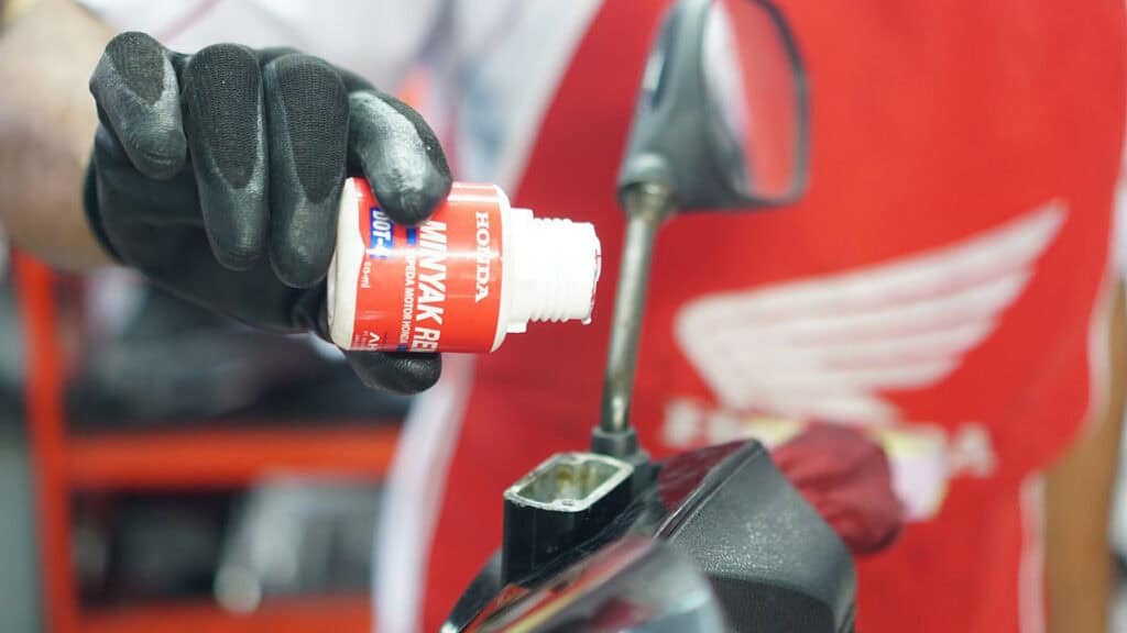 Akibat Tidak Pernah Mengganti Minyak Rem pada Sepeda Motor