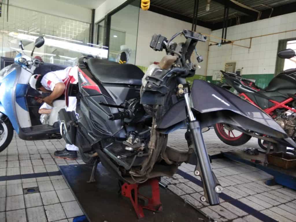 Komstir Sepeda Motor Anda Cepat Rusak? Simak Penyebabnya Disini!