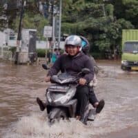 Langkah-Langkah yang Harus Dilakukan Setelah Motor Honda Melewati Banjir