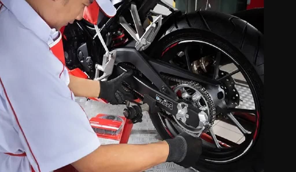 Kelebihan Menggunakan Rantai dan Gir Serta Perawatanya pada Sepeda Motor Honda