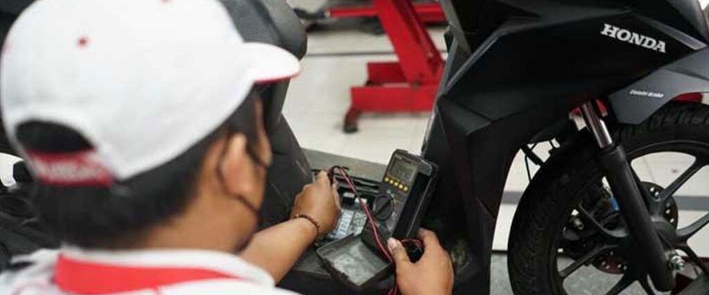 Tips Merawat Aki Motor Honda agar Lebih Awet
