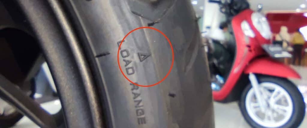 Cara Cek Kondisi Ban Motor Melalui Tread Wear Indicator