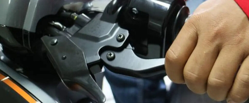 Pengereman Kombinasi (Combi Brake System/CBS) pada Motor Honda