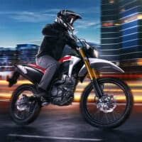 New CRF 150L 2025 : Warna Baru, Stripping Keren, Performa Lebih Tangguh!