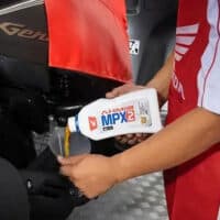 Apakah Oli Asli Honda Lebih Baik untuk Mesin dalam Jangka Panjang?