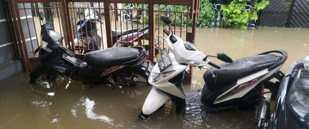 Tips Aman Nyalakan Mesin Motor Honda Setelah Habis Terendam Banjir