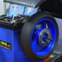 Kenapa Motor Bergetar Aneh Setelah Ganti Ban?