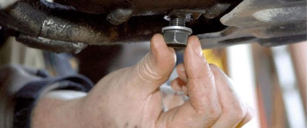 Penyebab Oli Bocor dari Baut Crank Case dan Apa Solusinya?