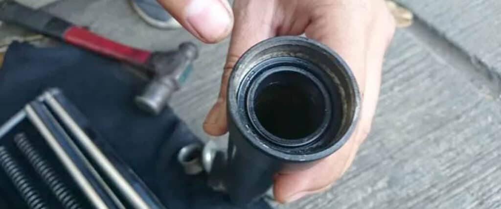 Mengapa Seal Shock Depan Motor Sering Bocor?