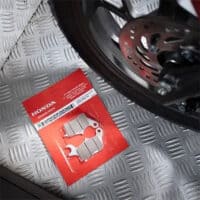 Tips Merawat Sistem Rem Motor Honda: Kampas Rem, Disk Cakram dan Selang Rem Tips Merawat Sistem Rem Motor Honda: Kampas Rem, Disk Cakram dan Selang Rem