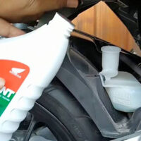 Apakah Perlu Mengganti Air Radiator Coolant Secara Berkala pada Motor Honda? Apakah Perlu Mengganti Air Radiator Coolant Secara Berkala pada Motor Honda?