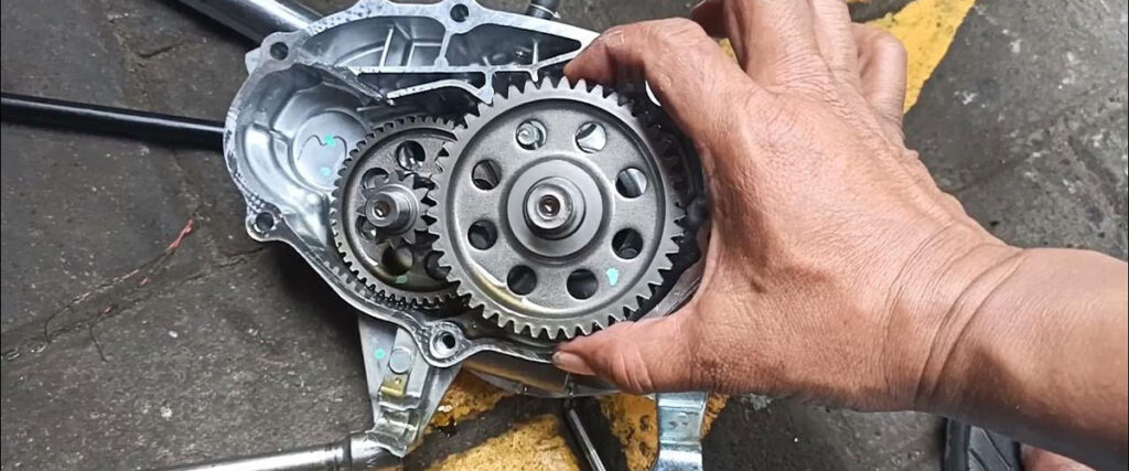 Ciri-ciri Gearbox atau Gear Rasio Motor Honda yang Sudah Mulai Aus & Sudah Waktunya Diganti
