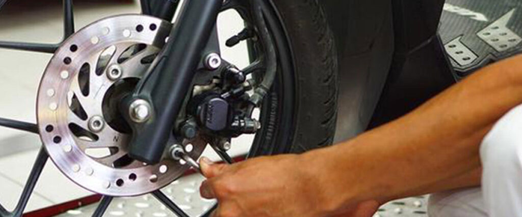 Rem Motor Honda Kamu Bunyi Cekit-Cekit? Ini Cara Gampang Ngatasinnya! Rem Motor Honda Kamu Bunyi Cekit-Cekit? Ini Cara Gampang Ngatasinnya!