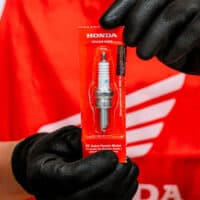 Ini Dampak Busi Rusak pada Mesin Motor Honda & Solusinya Ini Dampak Busi Rusak pada Mesin Motor Honda & Solusinya