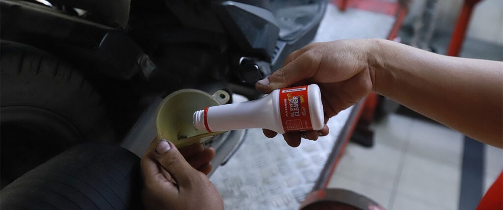 Engine Flush untuk Motor Honda Perlu atau Tidak?