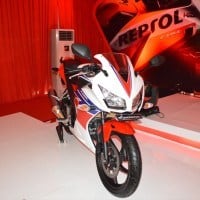 Honda CBR 150R RWB Tampilan Depan