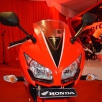 Honda CBR 150R Red Dual Keen Eyes