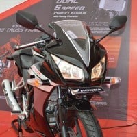 Honda CBR 150R Tampilan Depan