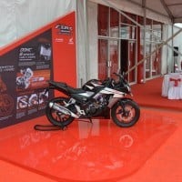 Honda CBR 150R Black Dibedah