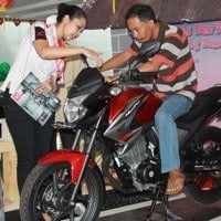 Membeli Motor Menggunakan Nama Orang Lain